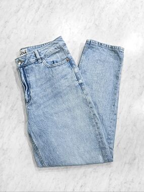 DYNAMITE Light Wash High Rise Claudia Mom Jeans